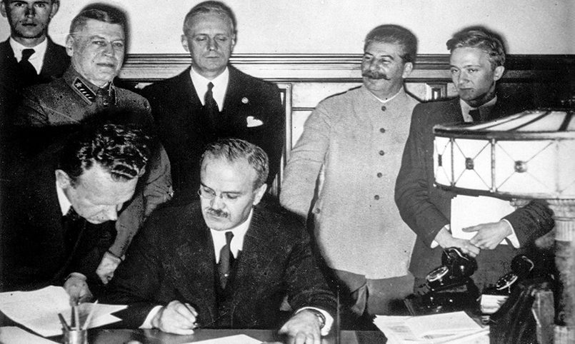 Molotovo-Ribentropo pakto pasirašymas / Nuotrauka: RBK